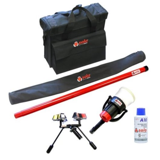 solo 811 a10 smoke detector test and removal kit showing a carry bag, poles, a warning lamp, and a small bottle of liquid