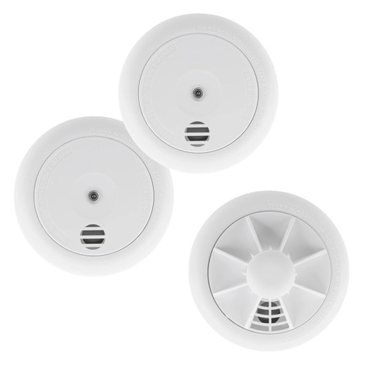 ultrafire ubs1 10 year sealed battery kit showing two smoke alarms and one heat alarm in a group view