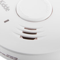Loud 85dB alarm alerts occupants to the presence of fire