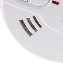 Loud 85dB alarm warns occupants to a potential fire