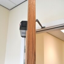 In free-swing mode the Agrippa door closer provides no resistance when opening the door