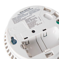 Powered by a 9V carbon zinc battery, also compatible with alkaline batteries