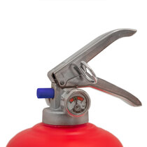 Built-in double pressure gauge system and smaller colour coded discharge nozzle on the 2kg version