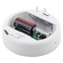 Wirelessly interlink up to 15 alarms so if one detects a fire, all connected alarms will sound